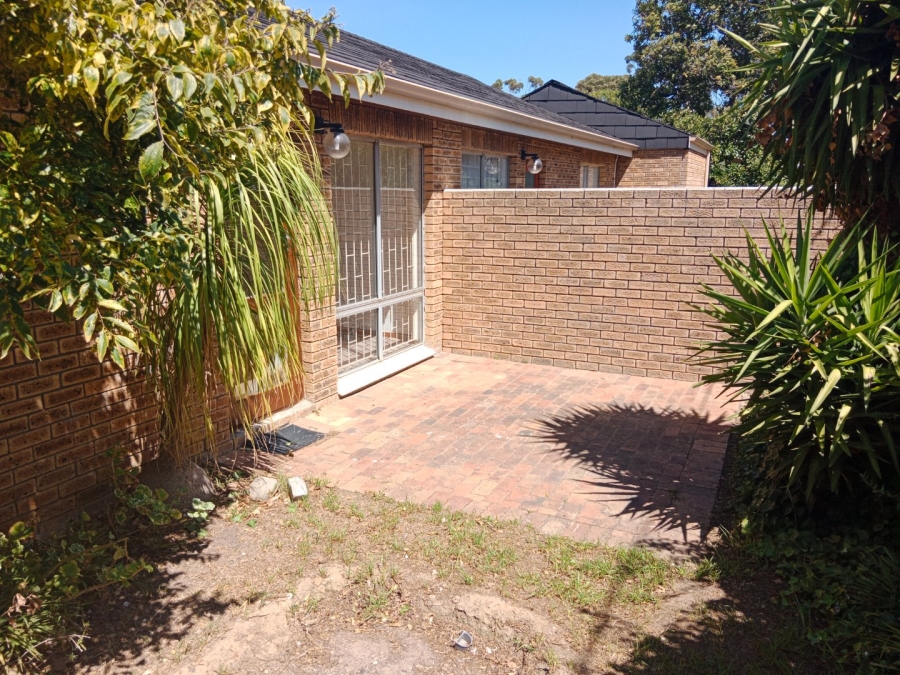 To Let 2 Bedroom Property for Rent in La Colline Western Cape